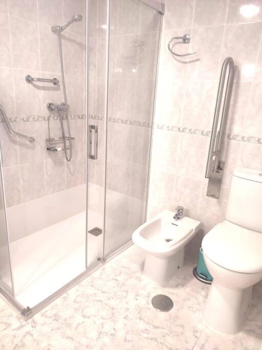 Charming & Spacious Apartment In Historic Centre & Short Walk To Beach 알리칸테 외부 사진