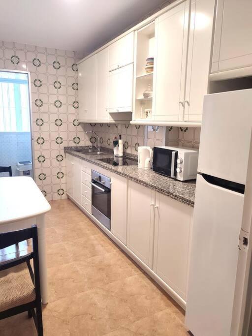 Charming & Spacious Apartment In Historic Centre & Short Walk To Beach 알리칸테 외부 사진