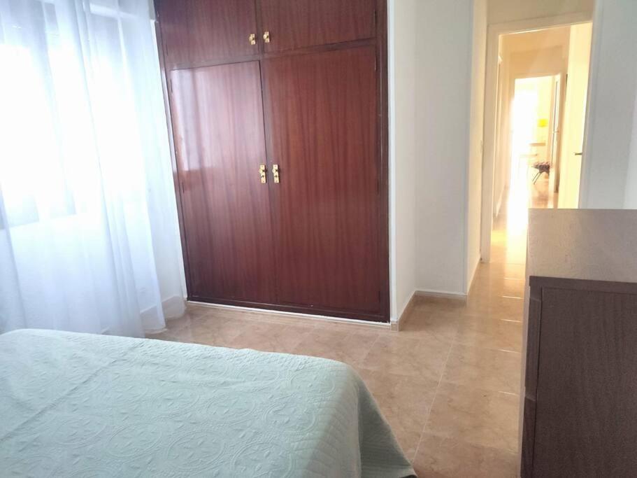 Charming & Spacious Apartment In Historic Centre & Short Walk To Beach 알리칸테 외부 사진