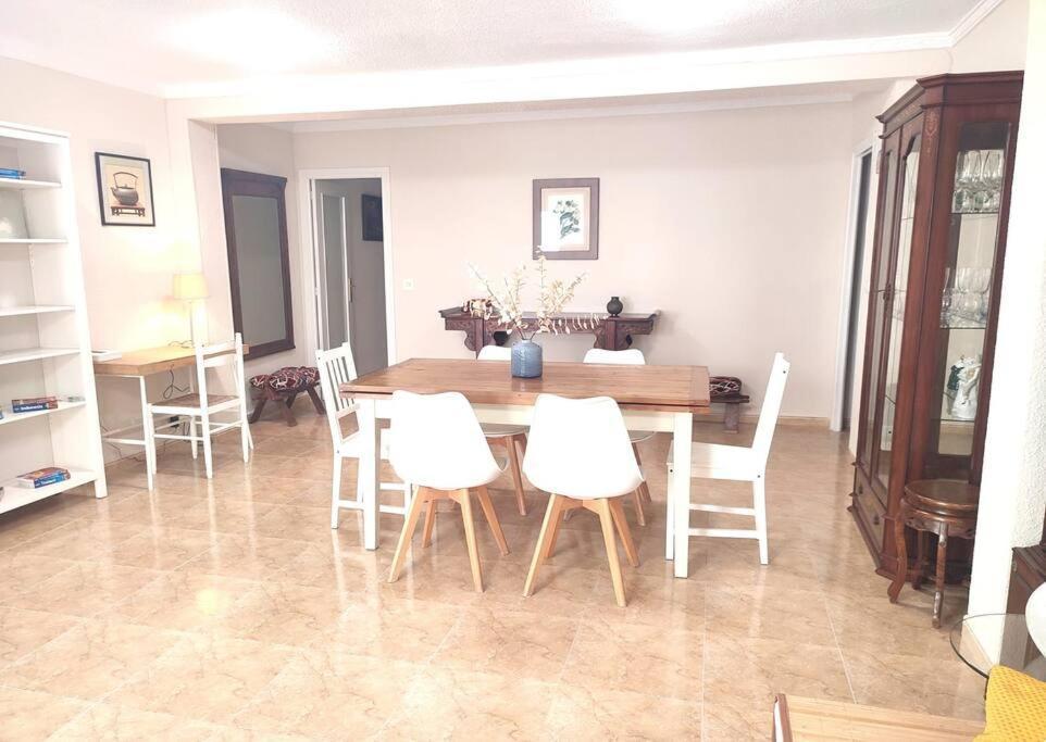 Charming & Spacious Apartment In Historic Centre & Short Walk To Beach 알리칸테 외부 사진