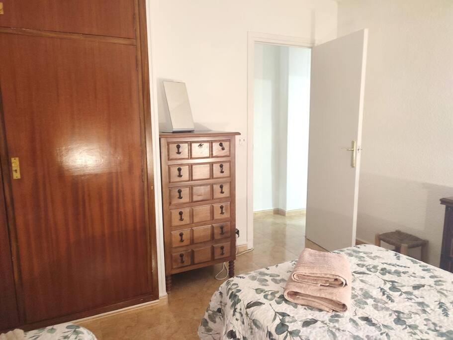 Charming & Spacious Apartment In Historic Centre & Short Walk To Beach 알리칸테 외부 사진